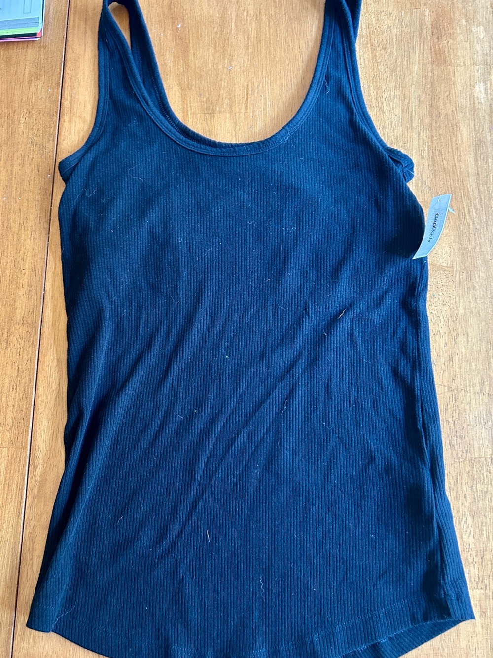 Gap ribbed built-in bra tank NWT